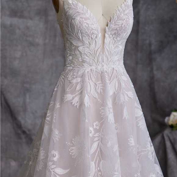 Brand new size 20 “Keisha” Wedding gown by Maggie Sottero. - Picture 3 of 4